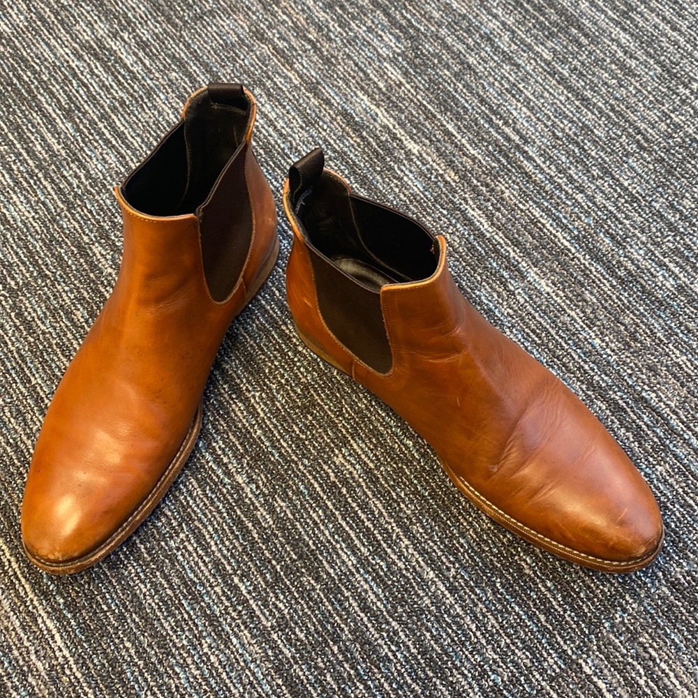 To Boot New York Chelsea Boots. Size 9. Brown.